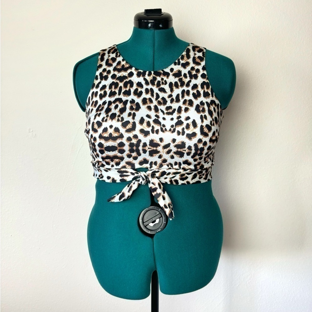 Womens Scoop Neck Tie Knot Front Animal Print Bikini Top Sporty Swimsuit Top